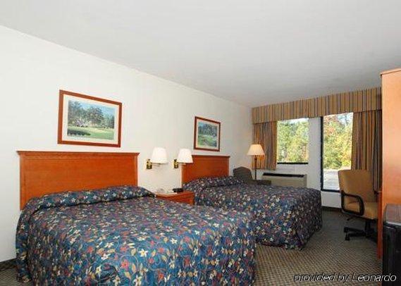 Econo Lodge & Suites Southern Pines Facilities photo